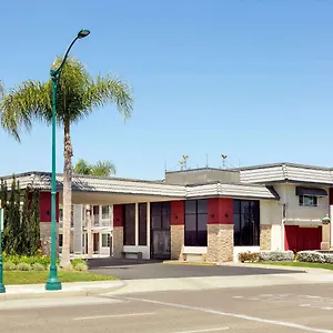 days-inn-and-suites-anaheim-at-disneyland-park.topanaheimhotels.com/